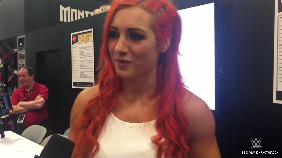 Y2Mate_is_-_Becky_Lynch_recaps_her_first_San_Diego_Comic-Con_experience-xj9sPuhQSLA-720p-1655737850986_mp4_000175933.jpg