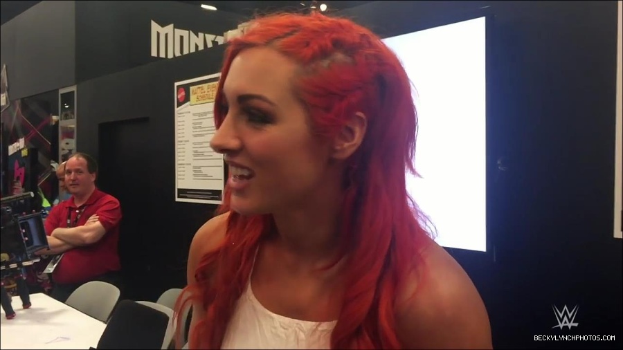 Y2Mate_is_-_Becky_Lynch_recaps_her_first_San_Diego_Comic-Con_experience-xj9sPuhQSLA-720p-1655737850986_mp4_000182333.jpg