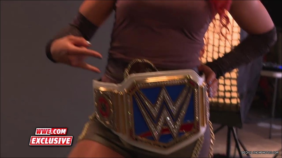 Y2Mate_is_-_Becky_Lynch_is_photographed_as_SmackDown_Women_s_Champion_Sept__132C_2016-mAPhiSWTcLA-720p-1655905971639_mp4_000012700.jpg