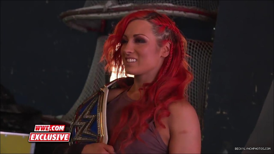 Y2Mate_is_-_Becky_Lynch_is_photographed_as_SmackDown_Women_s_Champion_Sept__132C_2016-mAPhiSWTcLA-720p-1655905971639_mp4_000029100.jpg