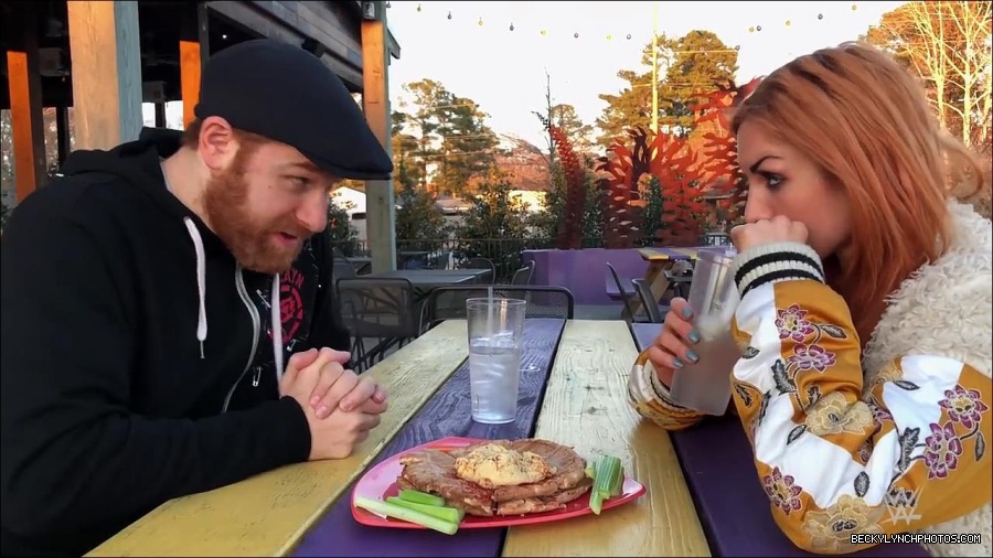 Y2Mate_is_-_Sami_Zayn___Becky_Lynch_debate_WWE_Mixed_Match_Challenge_strategy-lYjodl0RAns-720p-1655991488516_mp4_000002300.jpg