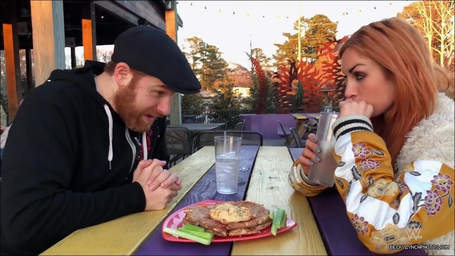 Y2Mate_is_-_Sami_Zayn___Becky_Lynch_debate_WWE_Mixed_Match_Challenge_strategy-lYjodl0RAns-720p-1655991488516_mp4_000002700.jpg