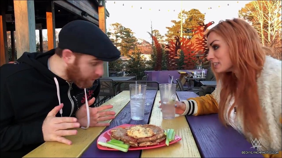 Y2Mate_is_-_Sami_Zayn___Becky_Lynch_debate_WWE_Mixed_Match_Challenge_strategy-lYjodl0RAns-720p-1655991488516_mp4_000004700.jpg