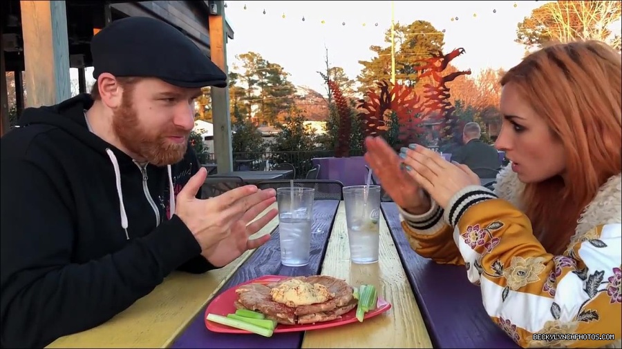 Y2Mate_is_-_Sami_Zayn___Becky_Lynch_debate_WWE_Mixed_Match_Challenge_strategy-lYjodl0RAns-720p-1655991488516_mp4_000018300.jpg