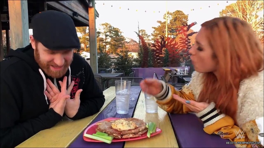 Y2Mate_is_-_Sami_Zayn___Becky_Lynch_debate_WWE_Mixed_Match_Challenge_strategy-lYjodl0RAns-720p-1655991488516_mp4_000027500.jpg