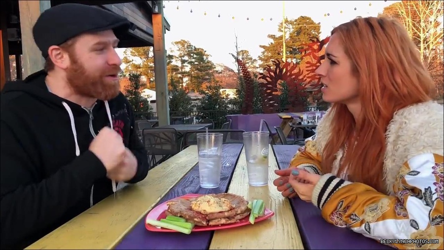 Y2Mate_is_-_Sami_Zayn___Becky_Lynch_debate_WWE_Mixed_Match_Challenge_strategy-lYjodl0RAns-720p-1655991488516_mp4_000049100.jpg