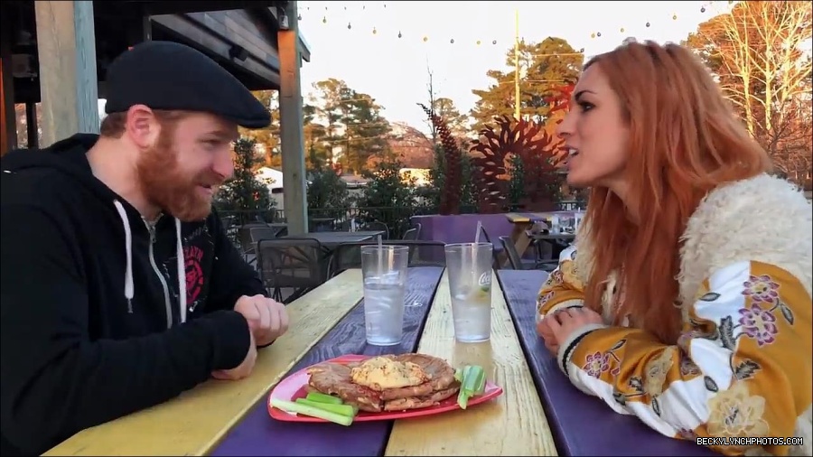 Y2Mate_is_-_Sami_Zayn___Becky_Lynch_debate_WWE_Mixed_Match_Challenge_strategy-lYjodl0RAns-720p-1655991488516_mp4_000063900.jpg