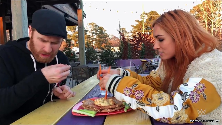 Y2Mate_is_-_Sami_Zayn___Becky_Lynch_debate_WWE_Mixed_Match_Challenge_strategy-lYjodl0RAns-720p-1655991488516_mp4_000077500.jpg