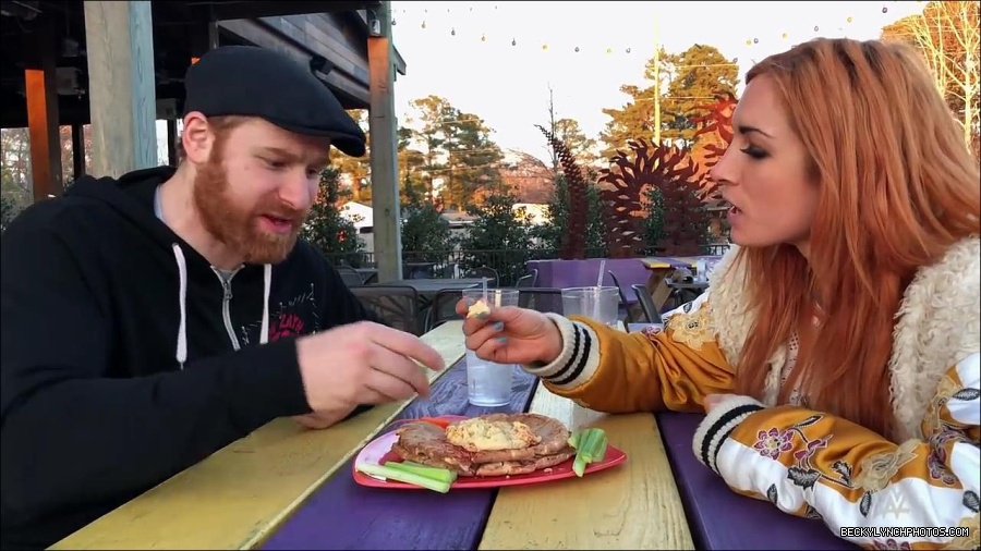 Y2Mate_is_-_Sami_Zayn___Becky_Lynch_debate_WWE_Mixed_Match_Challenge_strategy-lYjodl0RAns-720p-1655991488516_mp4_000089100.jpg