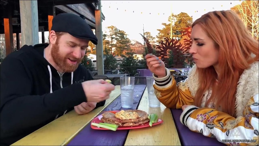 Y2Mate_is_-_Sami_Zayn___Becky_Lynch_debate_WWE_Mixed_Match_Challenge_strategy-lYjodl0RAns-720p-1655991488516_mp4_000091100.jpg