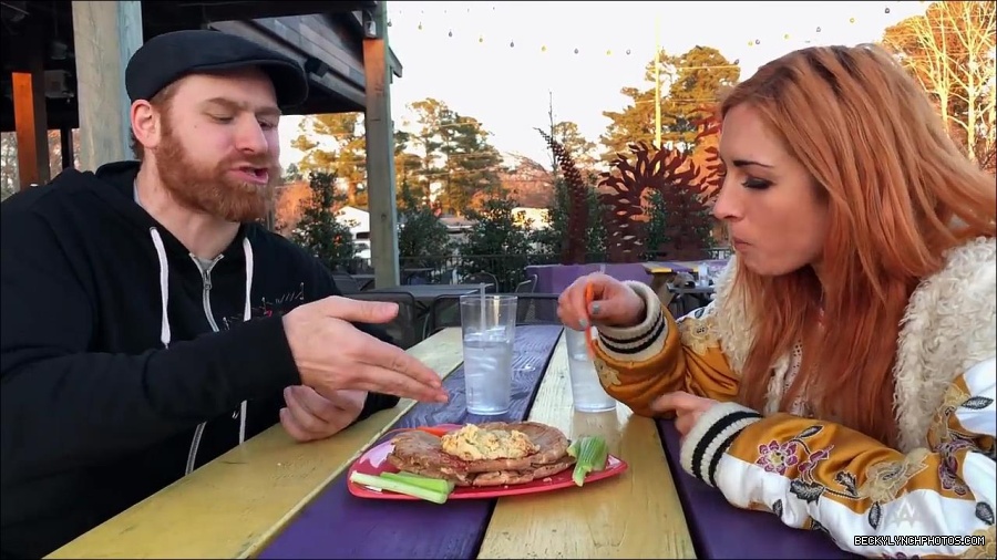 Y2Mate_is_-_Sami_Zayn___Becky_Lynch_debate_WWE_Mixed_Match_Challenge_strategy-lYjodl0RAns-720p-1655991488516_mp4_000092300.jpg