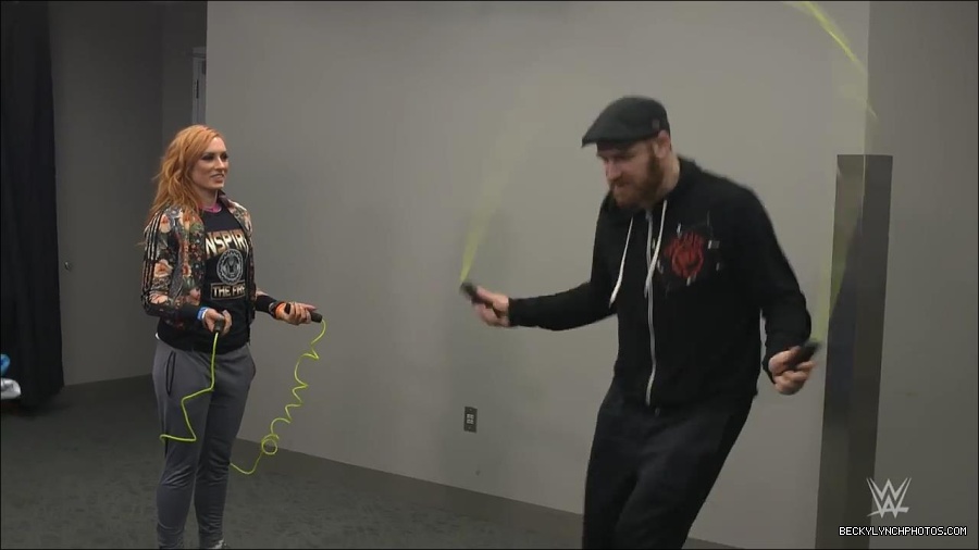 Y2Mate_is_-_Becky_Lynch_celebrates_her_birthday_with_Sami_Zayn_and_their_Mixed_Match_Challenge_charity_UNICEF-JBxP9HuiiLc-720p-1655991830238_mp4_000124200.jpg