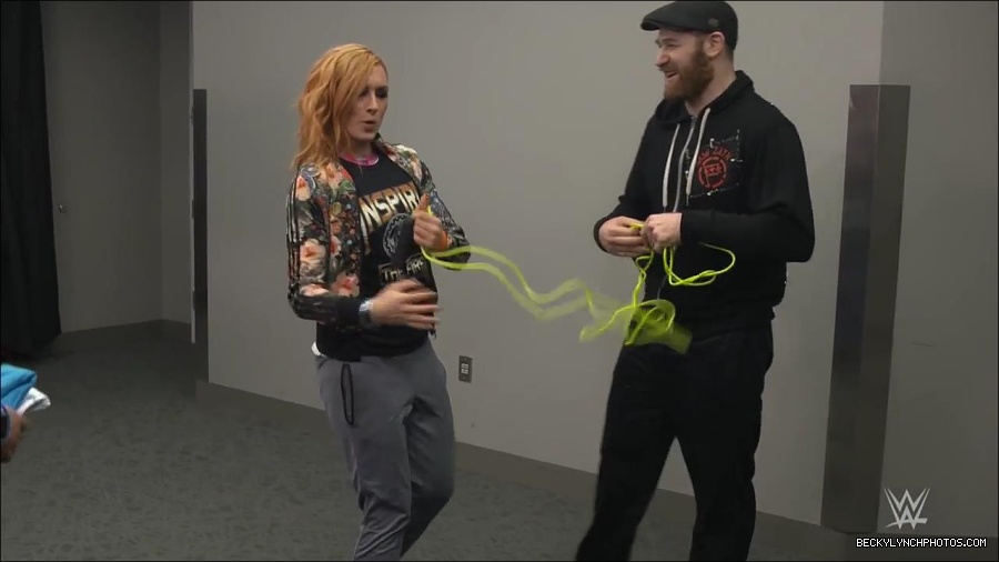 Y2Mate_is_-_Becky_Lynch_celebrates_her_birthday_with_Sami_Zayn_and_their_Mixed_Match_Challenge_charity_UNICEF-JBxP9HuiiLc-720p-1655991830238_mp4_000138200.jpg