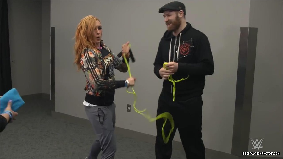 Y2Mate_is_-_Becky_Lynch_celebrates_her_birthday_with_Sami_Zayn_and_their_Mixed_Match_Challenge_charity_UNICEF-JBxP9HuiiLc-720p-1655991830238_mp4_000138600.jpg