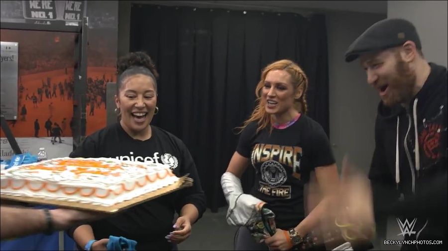 Y2Mate_is_-_Becky_Lynch_celebrates_her_birthday_with_Sami_Zayn_and_their_Mixed_Match_Challenge_charity_UNICEF-JBxP9HuiiLc-720p-1655991830238_mp4_000146200.jpg