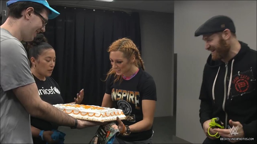 Y2Mate_is_-_Becky_Lynch_celebrates_her_birthday_with_Sami_Zayn_and_their_Mixed_Match_Challenge_charity_UNICEF-JBxP9HuiiLc-720p-1655991830238_mp4_000149400.jpg