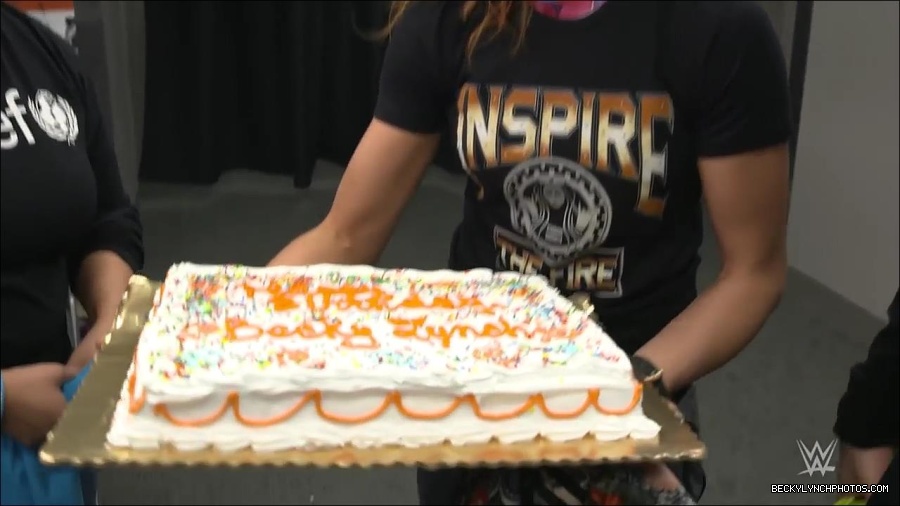 Y2Mate_is_-_Becky_Lynch_celebrates_her_birthday_with_Sami_Zayn_and_their_Mixed_Match_Challenge_charity_UNICEF-JBxP9HuiiLc-720p-1655991830238_mp4_000156200.jpg
