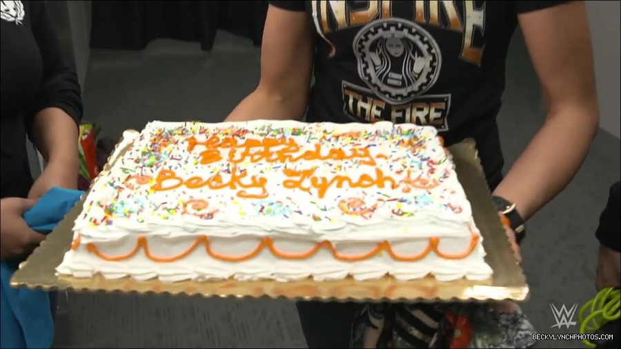 Y2Mate_is_-_Becky_Lynch_celebrates_her_birthday_with_Sami_Zayn_and_their_Mixed_Match_Challenge_charity_UNICEF-JBxP9HuiiLc-720p-1655991830238_mp4_000156600.jpg