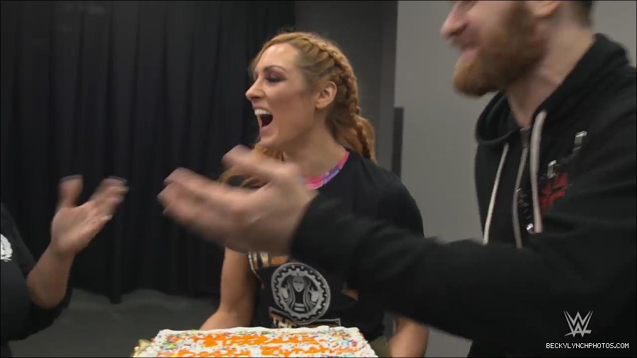 Y2Mate_is_-_Becky_Lynch_celebrates_her_birthday_with_Sami_Zayn_and_their_Mixed_Match_Challenge_charity_UNICEF-JBxP9HuiiLc-720p-1655991830238_mp4_000160600.jpg