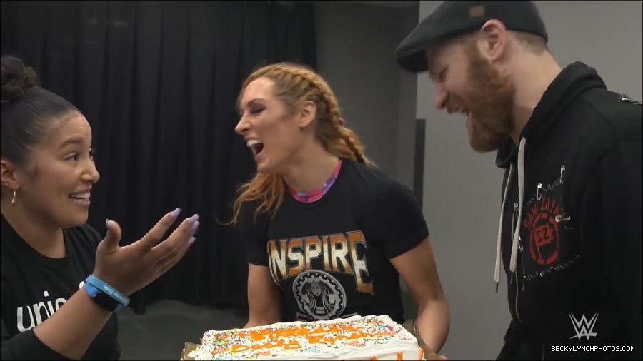Y2Mate_is_-_Becky_Lynch_celebrates_her_birthday_with_Sami_Zayn_and_their_Mixed_Match_Challenge_charity_UNICEF-JBxP9HuiiLc-720p-1655991830238_mp4_000161400.jpg