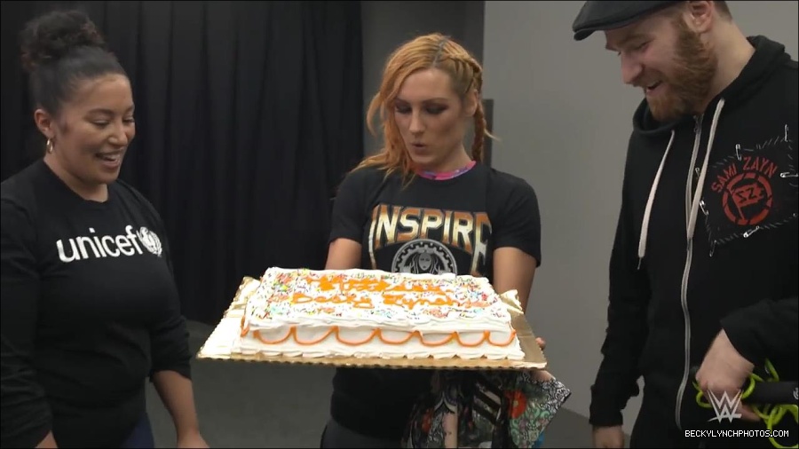 Y2Mate_is_-_Becky_Lynch_celebrates_her_birthday_with_Sami_Zayn_and_their_Mixed_Match_Challenge_charity_UNICEF-JBxP9HuiiLc-720p-1655991830238_mp4_000166200.jpg