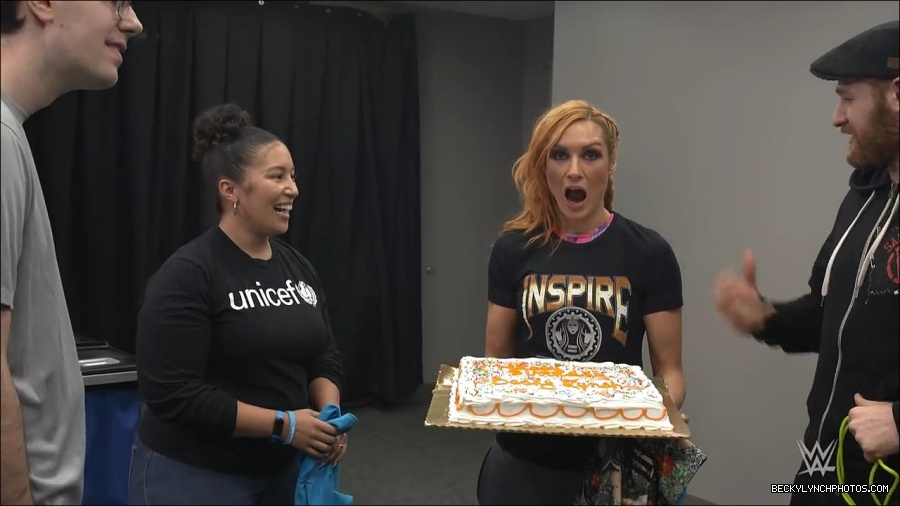 Y2Mate_is_-_Becky_Lynch_celebrates_her_birthday_with_Sami_Zayn_and_their_Mixed_Match_Challenge_charity_UNICEF-JBxP9HuiiLc-720p-1655991830238_mp4_000180600.jpg