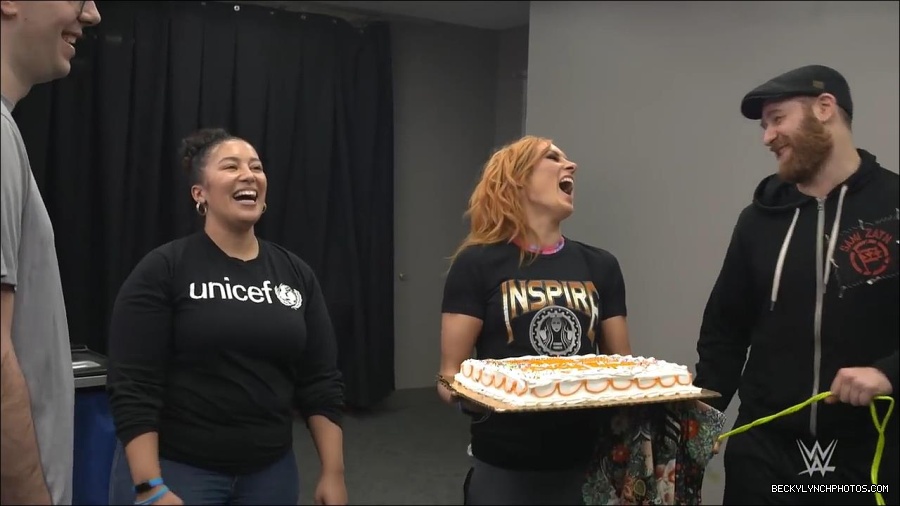 Y2Mate_is_-_Becky_Lynch_celebrates_her_birthday_with_Sami_Zayn_and_their_Mixed_Match_Challenge_charity_UNICEF-JBxP9HuiiLc-720p-1655991830238_mp4_000182600.jpg