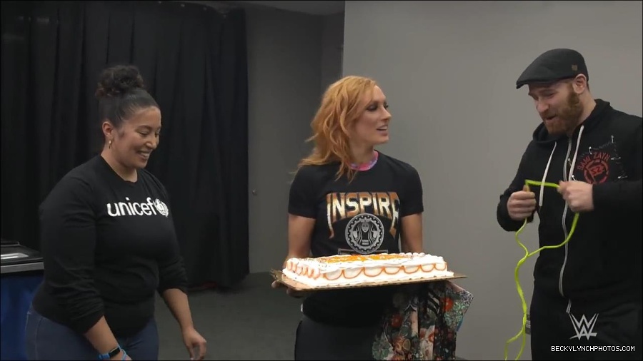 Y2Mate_is_-_Becky_Lynch_celebrates_her_birthday_with_Sami_Zayn_and_their_Mixed_Match_Challenge_charity_UNICEF-JBxP9HuiiLc-720p-1655991830238_mp4_000186600.jpg