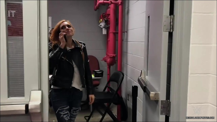 Y2Mate_is_-_Becky_Lynch_gets_stopped_by_security_one_week_before_competing_on_WWE_Mixed_Match_Challenge-QFnBQncJn64-720p-1655992595623_mp4_000001300.jpg