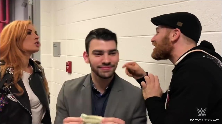 Y2Mate_is_-_Becky_Lynch_gets_stopped_by_security_one_week_before_competing_on_WWE_Mixed_Match_Challenge-QFnBQncJn64-720p-1655992595623_mp4_000039300.jpg