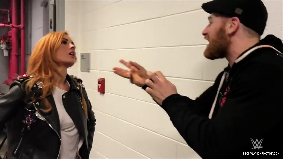 Y2Mate_is_-_Becky_Lynch_gets_stopped_by_security_one_week_before_competing_on_WWE_Mixed_Match_Challenge-QFnBQncJn64-720p-1655992595623_mp4_000040100.jpg