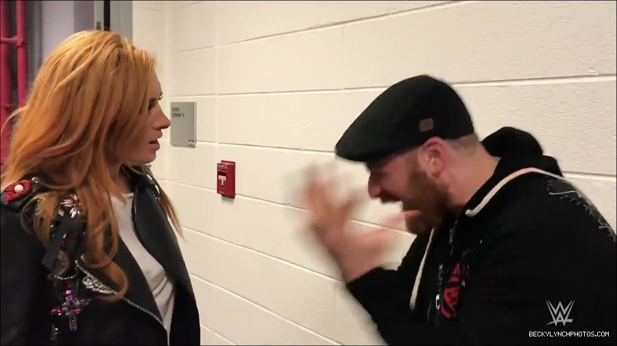 Y2Mate_is_-_Becky_Lynch_gets_stopped_by_security_one_week_before_competing_on_WWE_Mixed_Match_Challenge-QFnBQncJn64-720p-1655992595623_mp4_000044900.jpg
