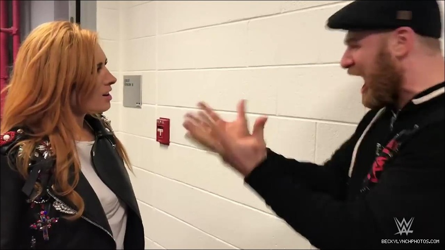 Y2Mate_is_-_Becky_Lynch_gets_stopped_by_security_one_week_before_competing_on_WWE_Mixed_Match_Challenge-QFnBQncJn64-720p-1655992595623_mp4_000045700.jpg