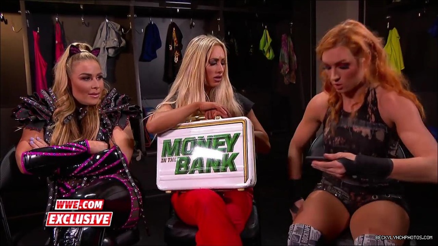 Y2Mate_is_-_Becky_Lynch_challenges_Carmella_to_a_match_next_week_SmackDown_Exclusive2C_Feb__272C_2018-2QbwdYmwHoU-720p-1655993179426_mp4_000052300.jpg