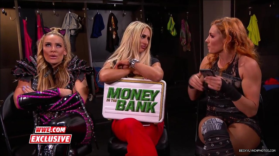 Y2Mate_is_-_Becky_Lynch_challenges_Carmella_to_a_match_next_week_SmackDown_Exclusive2C_Feb__272C_2018-2QbwdYmwHoU-720p-1655993179426_mp4_000056700.jpg