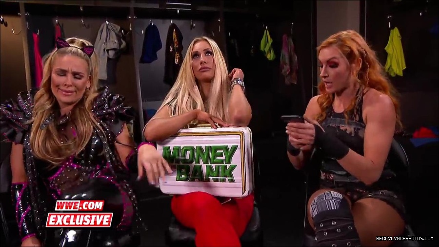Y2Mate_is_-_Becky_Lynch_challenges_Carmella_to_a_match_next_week_SmackDown_Exclusive2C_Feb__272C_2018-2QbwdYmwHoU-720p-1655993179426_mp4_000062700.jpg