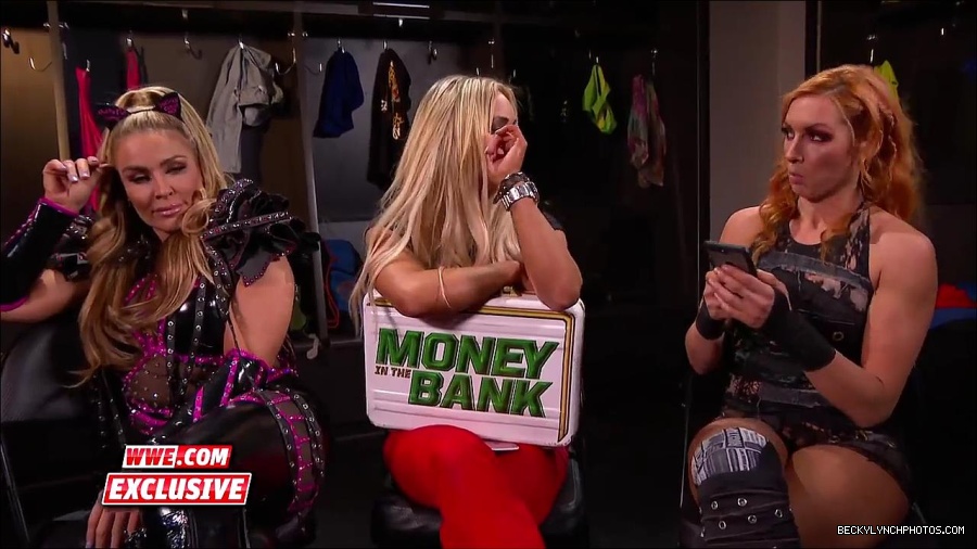 Y2Mate_is_-_Becky_Lynch_challenges_Carmella_to_a_match_next_week_SmackDown_Exclusive2C_Feb__272C_2018-2QbwdYmwHoU-720p-1655993179426_mp4_000091500.jpg