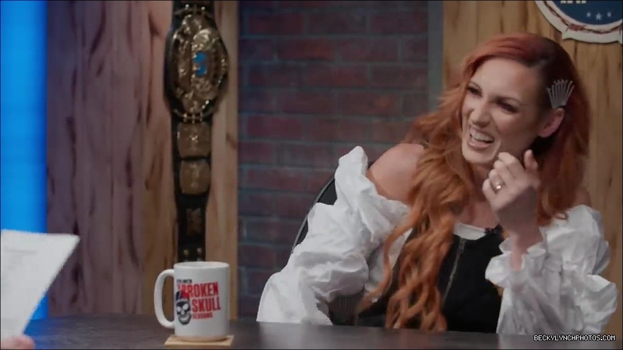 Y2Mate_is_-_Becky_Lynch_names_greatest_WWE_Champion_of_all_time_Steve_Austin27s_Broken_Skull_Sessions_extra-FS-fEVjTvms-720p-1655995233146_mp4_000026533.jpg