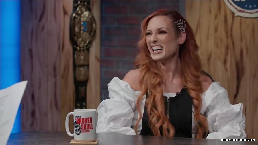 Y2Mate_is_-_Becky_Lynch_names_greatest_WWE_Champion_of_all_time_Steve_Austin27s_Broken_Skull_Sessions_extra-FS-fEVjTvms-720p-1655995233146_mp4_000102933.jpg