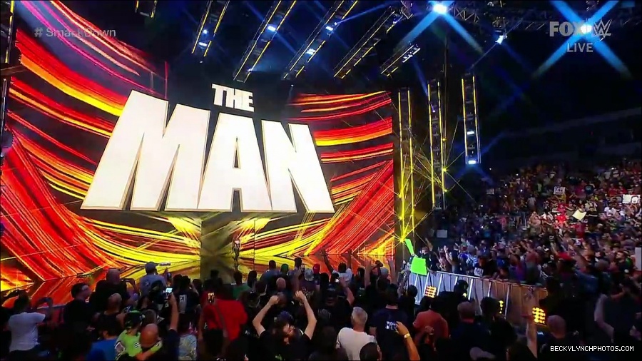 WWE_SmackDown_2021_08_27_720p_WEB_h264-HEEL_mp4_000134534.jpg