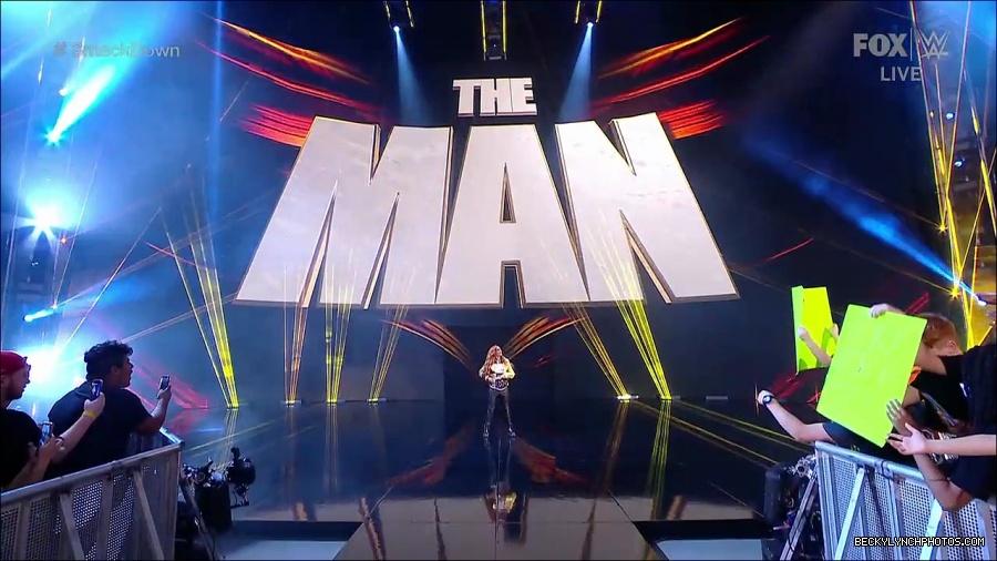 WWE_SmackDown_2021_08_27_720p_WEB_h264-HEEL_mp4_000139722.jpg