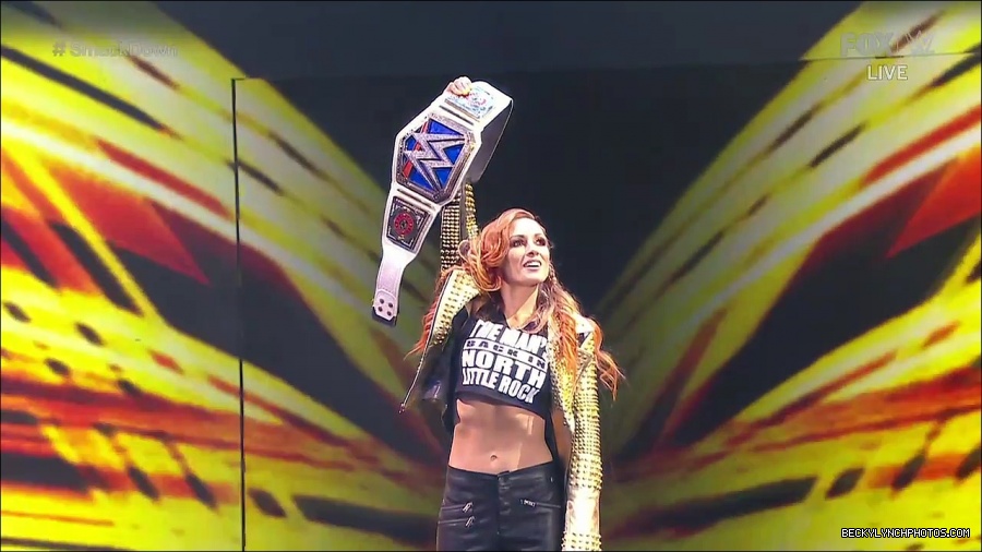 WWE_SmackDown_2021_08_27_720p_WEB_h264-HEEL_mp4_000144644.jpg