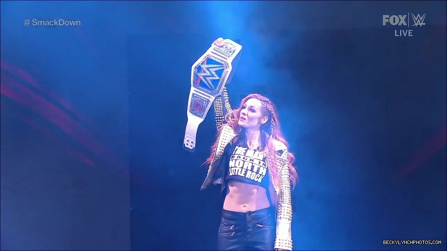 WWE_SmackDown_2021_08_27_720p_WEB_h264-HEEL_mp4_000146379.jpg