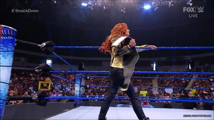WWE_SmackDown_2021_08_27_720p_WEB_h264-HEEL_mp4_000168001.jpg