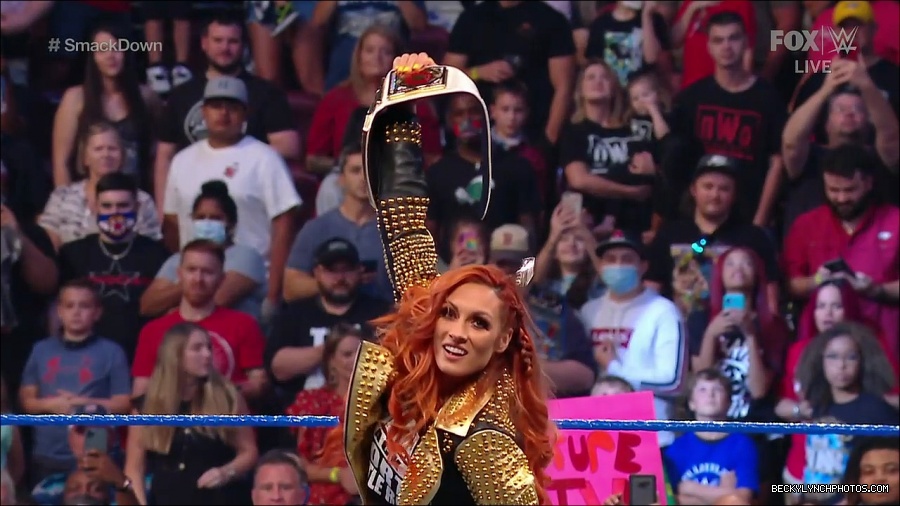 WWE_SmackDown_2021_08_27_720p_WEB_h264-HEEL_mp4_000176459.jpg