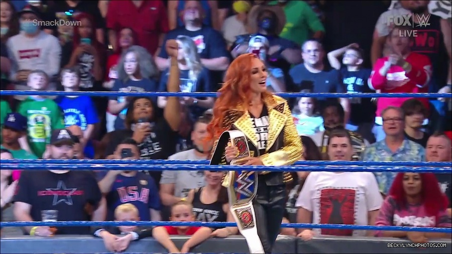 WWE_SmackDown_2021_08_27_720p_WEB_h264-HEEL_mp4_000200600.jpg