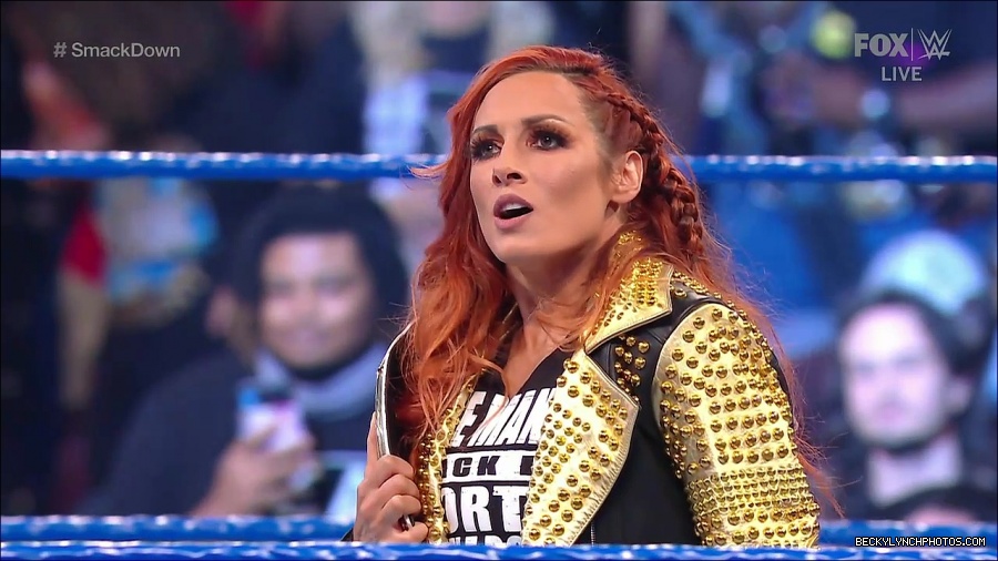 WWE_SmackDown_2021_08_27_720p_WEB_h264-HEEL_mp4_000211377.jpg