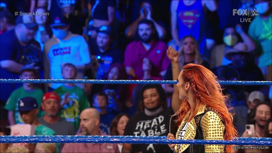 WWE_SmackDown_2021_08_27_720p_WEB_h264-HEEL_mp4_000216849.jpg