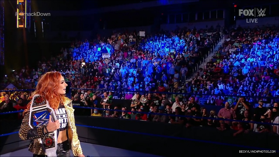 WWE_SmackDown_2021_08_27_720p_WEB_h264-HEEL_mp4_000225992.jpg