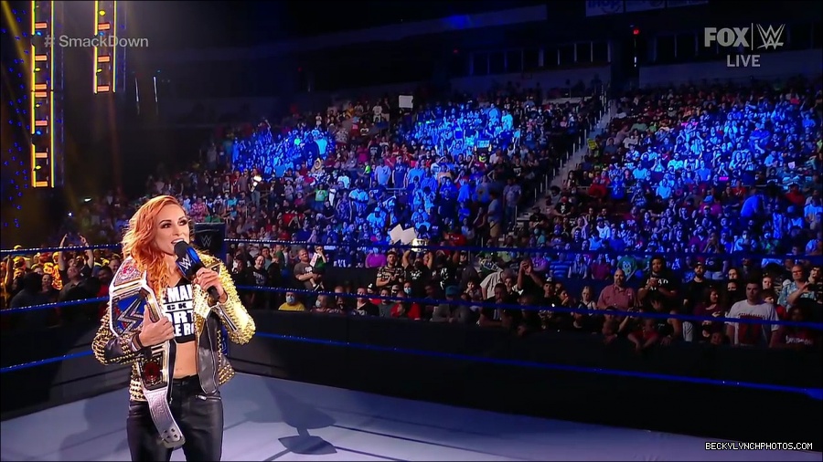 WWE_SmackDown_2021_08_27_720p_WEB_h264-HEEL_mp4_000230163.jpg
